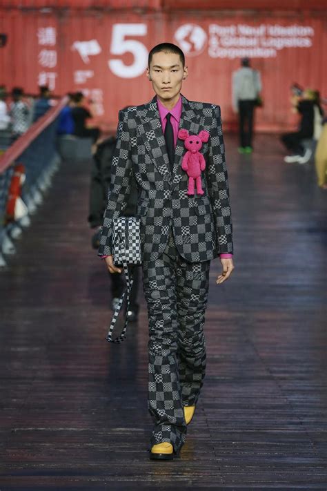 louis vuitton homme 2021|Louis Vuitton men's spring 2021.